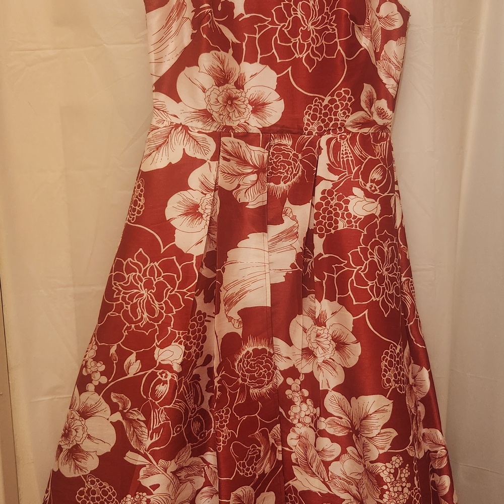 Chic Red and White Floral Dress